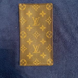 💯 Authentic Louis Vuitton Checkbook Cover